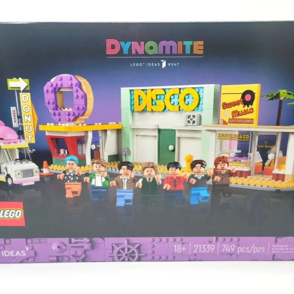 LEGO IDEAS BTS DYNAMITE (21339) Music Video Set. IN HAND